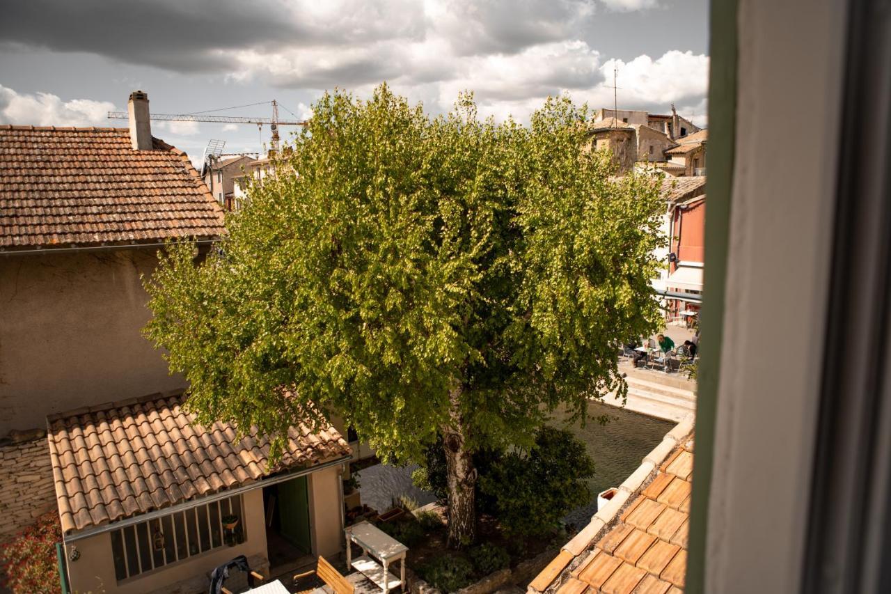 La Maison Du Bassin LʼIsle-sur-la-Sorgue Buitenkant foto